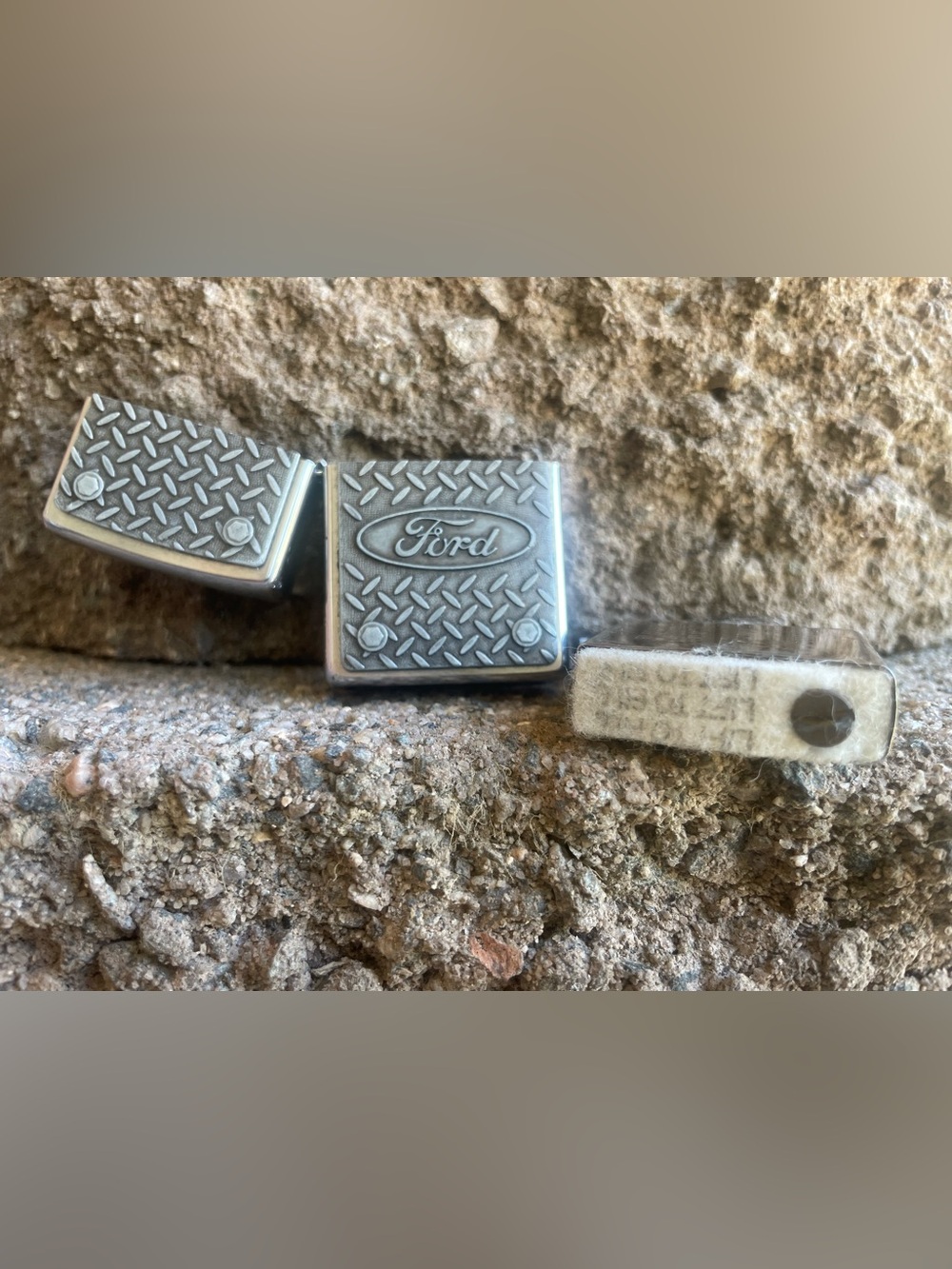 Vintage Ford Diamond Plate Emblem Zippo - Picture 7 of 8